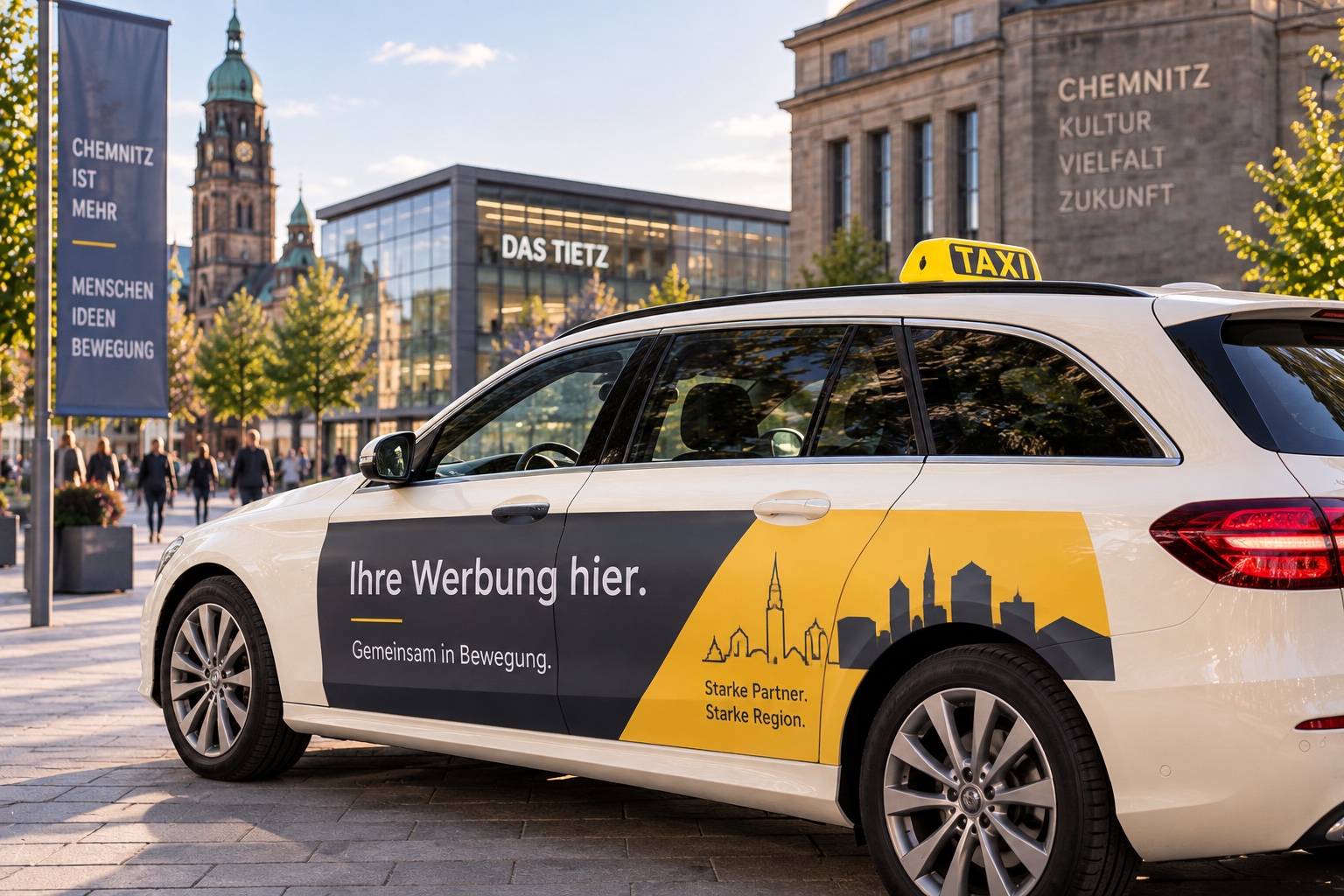 Taxi mit hochwertiger neutraler Fahrzeugwerbung im Chemnitzer Stadtbild